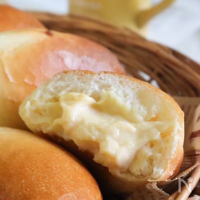 クリームあふれる！ 生地が魅力の『黄金比クリームパン』