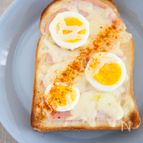 朝食の定番。ハムチーズトースト