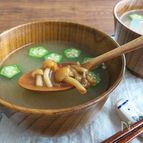 胃腸に嬉しい◎おくらとなめこのみそ汁