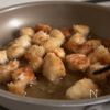 子どもたちで奪い合いになる【ポップコーンチキン】の工程4
