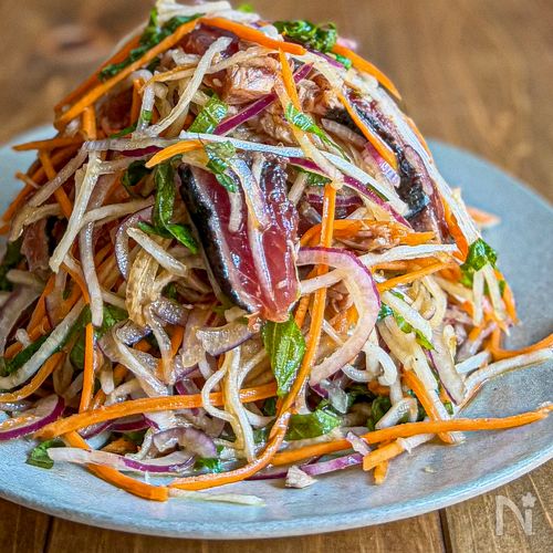 鰹のたたきと千切り野菜《居酒屋風♡サラダ》