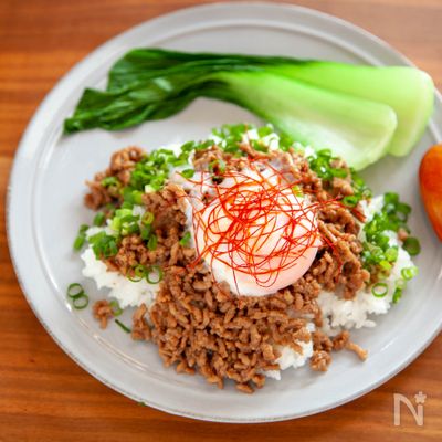 温玉ルーロー飯