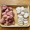 鶏の旨味たっぷり！【鶏肉とながいものみぞれ煮】の工程1