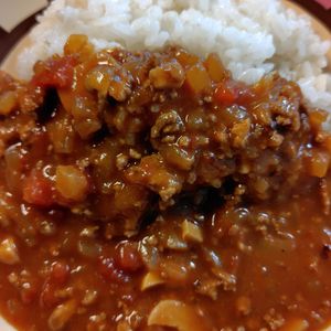 かめちゃん🐢の作ってみた!投稿(玉ねぎ切るだけ！煮込み10分【トマトカレー】)
