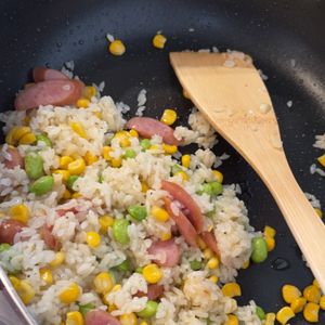 iwackの作ってみた!投稿(【ベーコンと夏野菜のガーリックピラフ】パンチが効いて食欲全開)