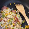 iwackの作ってみた!投稿(【ベーコンと夏野菜のガーリックピラフ】パンチが効いて食欲全開)