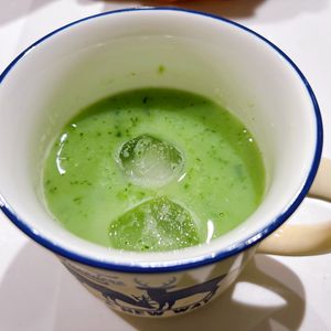 ねこまりも🐈‍⬛の作ってみた!投稿(調味料はたったの2つ！爆速でできる★きゅうりの冷製スープ)