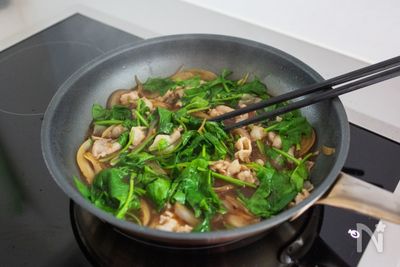 どんぶりにも最高 ほうれん草と豚の卵とじ 和風 簡単 By Tomoko レシピサイト Nadia ナディア プロの料理家のおいしいレシピ