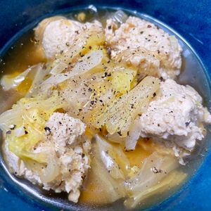 momoの作ってみた!投稿(ふわふわ鶏団子と白菜の春雨スープ)