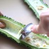 抱えて食べたい！ゴーヤのみそ卵炒めおかかまみれの下準備