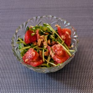 𝔂𝓾𝓶𝓲🍓の作ってみた!投稿(豆苗とトマトとツナのつゆレモンドレッシングサラダ)