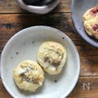 混ぜて巻いて焼くだけ！マロンクリームの甘酒ロールスコーン