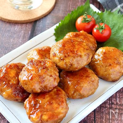 シャキッと照りっと♡鶏むね肉で作る中華風甘酢レンコンつくね