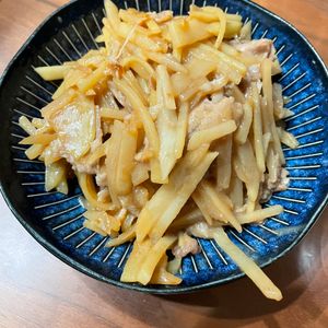 1169387の作ってみた!投稿(【豚肉とじゃがいもで青椒肉絲】天才的に旨い♡時短でパパッと！)