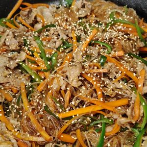 rantomoの作ってみた!投稿(【戻し不要!革命的な味】フライパン1つ豚こま肉のチャプチェ)