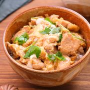 【鶏むね肉の親子丼】ワンパンで２人分同時調理♪コスパも抜群！
