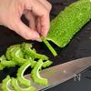 ゴーヤのかき揚げの下準備