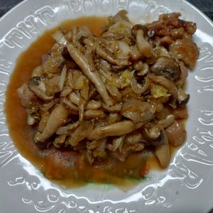 みか1062005の作ってみた!投稿(ご飯がすすむ!きのこと玉ねぎの和風ソースチキン)