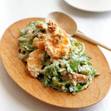 秋のごちそうサラダ "春菊と柿の白あえ"