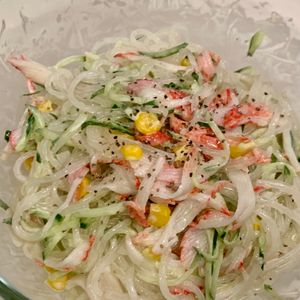 ぐ〜たら子の作ってみた!投稿(レンジで5分！【カニかまのマヨ春雨サラダ】パパッとお手軽)