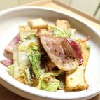 ベーコンと厚揚げと白菜のバター醤油炒め