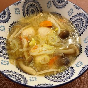 ちょこみんとの作ってみた!投稿(ふわふわ鶏団子と野菜のスープ)