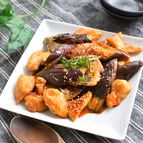サッと炒めて完成！しっとり鶏むねとナスのピり辛みそ炒め