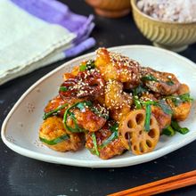 【鶏むね肉とレンコンのピリ辛ニラ味噌だれ】ご飯食べすぎ注意