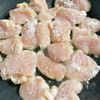 【家族から大好評!】ご飯が止まらない絶品鶏チリの工程1