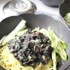 焼きそば麺で作る韓国の黒いジャージャー麺（チャジャンミョン）