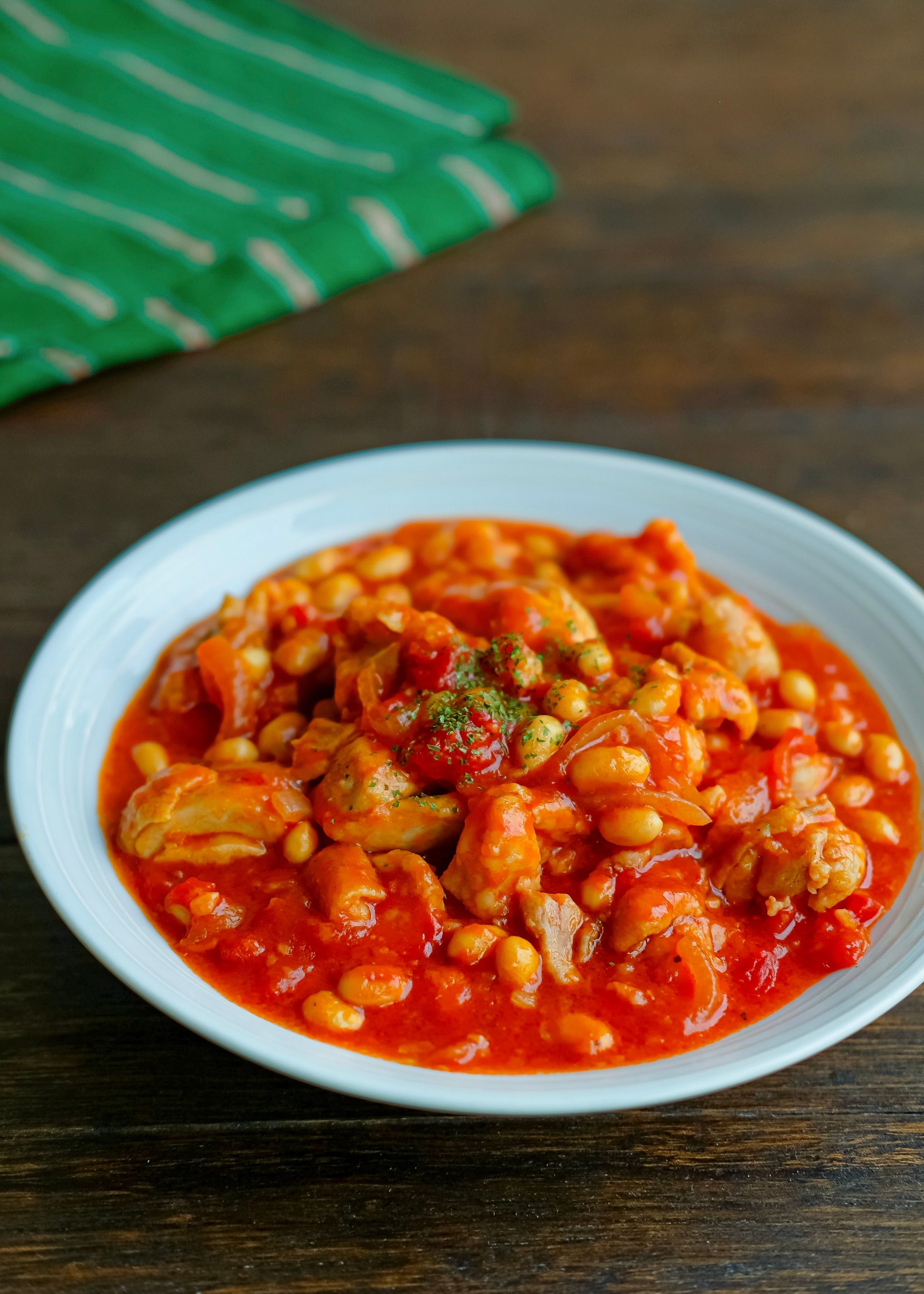 鶏肉と大豆のトマト煮込み・パンにもご飯にもパスタにも合う