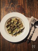 あさりの白ワイン蒸し ジェノバソース