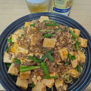 Tsuneaki Okadaの作ってみた!投稿(麻婆豆腐麺│レンジとフライパンで時短♪ピリ辛やみつき麵)