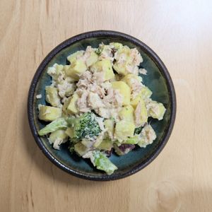 ゆいの作ってみた!投稿(【さつまいもとブロッコリーのデリ風サラダ】レンジで作る♪)