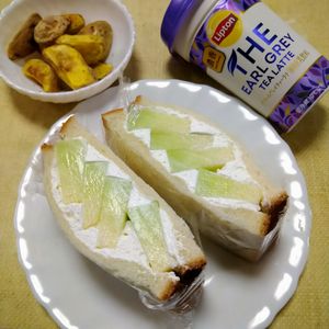 うたかた1299969の作ってみた!投稿(萌え断！メロンサンド。メロンと生クリームの贅沢なおやつ。)
