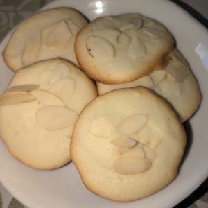 KUMIKOの作ってみた!投稿(米粉ラングドシャ【卵白消費に◎サクサククッキー】)