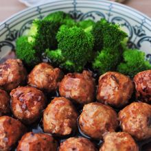 うまみたっぷり。ふんわり肉団子の甘酢あん