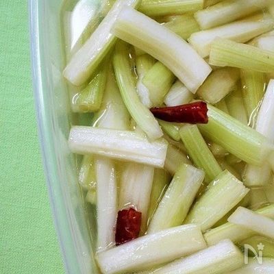 セロリのりんご酢マリネ