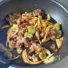 そら豆とカリカリ豚バラの豆板醤焼き　の工程4