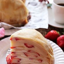 断面が可愛い♡フライパンで簡単！練乳といちごのミルクレープ