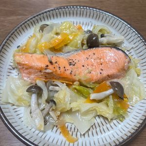 364367の作ってみた!投稿(【ワンパン15分】味噌マヨがたまらない！鮭のちゃんちゃん焼き)