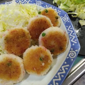 963284の作ってみた!投稿(丸めて焼くだけ◎ふわふわ♪【はんぺんとかにかまのえびカツ風】)