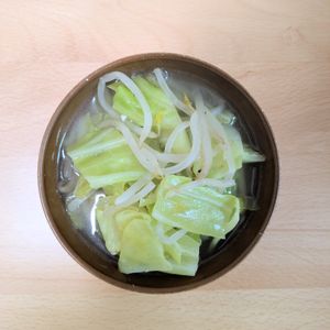 ゆいの作ってみた!投稿(【豚こまと春キャベツのにんにく塩スープ】満腹・満足♡節約にも)