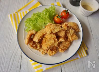 鶏むね肉でも旨味たっぷり！ハーブ香るフライドチキン