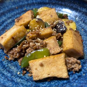単身赴任おじさんの作ってみた!投稿(余った焼肉のたれ活用！なすピーマンと豆腐とひき肉のコク旨炒め)
