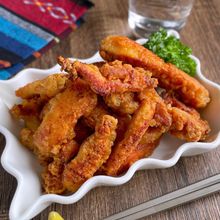 鶏むね肉でカリザクッ！「スパイシーカレーチキンスティック」