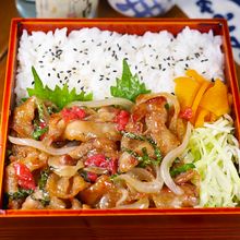 行列のお弁当屋さんの🍱さっぱり梅の豚の生姜焼き弁当🤩