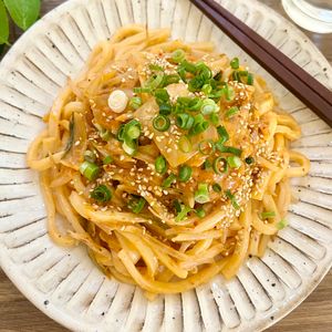 のりのり🐾🎀🤍の作ってみた!投稿(【もやしとキムチのマヨ醤油焼うどん】包丁不要！節約にも！)
