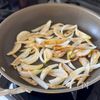 超やわらか！【鶏むね肉と新玉ねぎの生姜焼き】の工程2