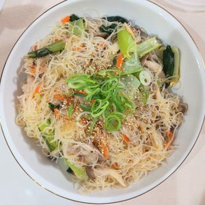 milkの作ってみた!投稿(【豚肉と野菜の和風にんにく焼きビーフン】パパッと大満足！)